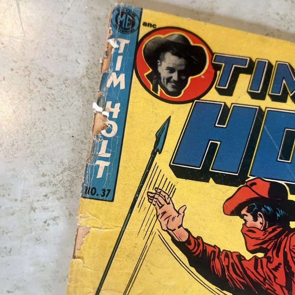 Tim Holt 110-37-The Death Mask Comic Book‎